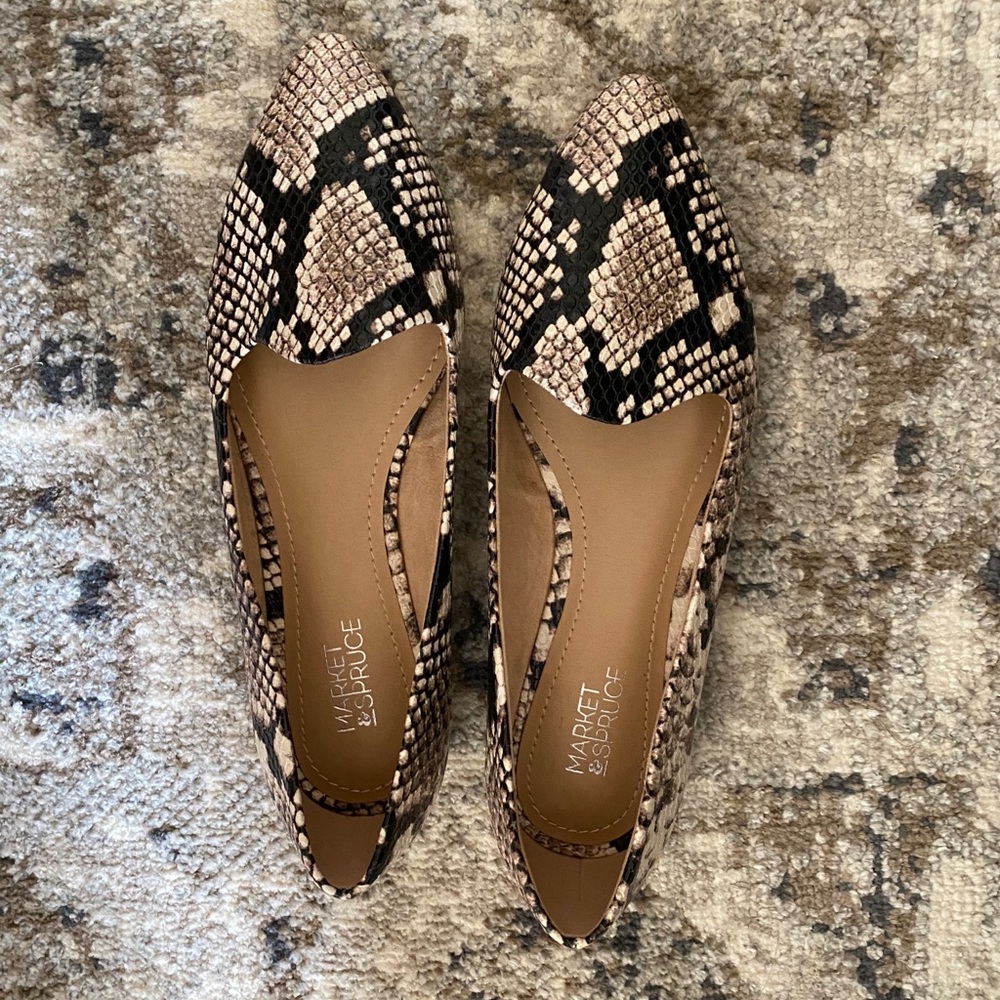 Market and Spruce flats. NWOT